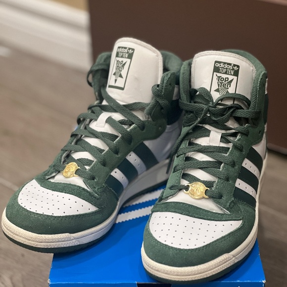 Adidas high tops - Picture 1 of 6